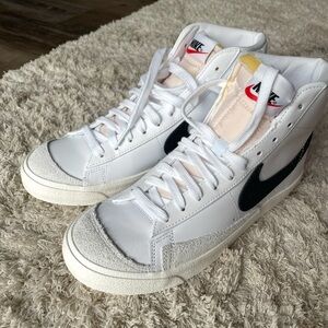 Nike Women's White and Black High-Top Sneakers